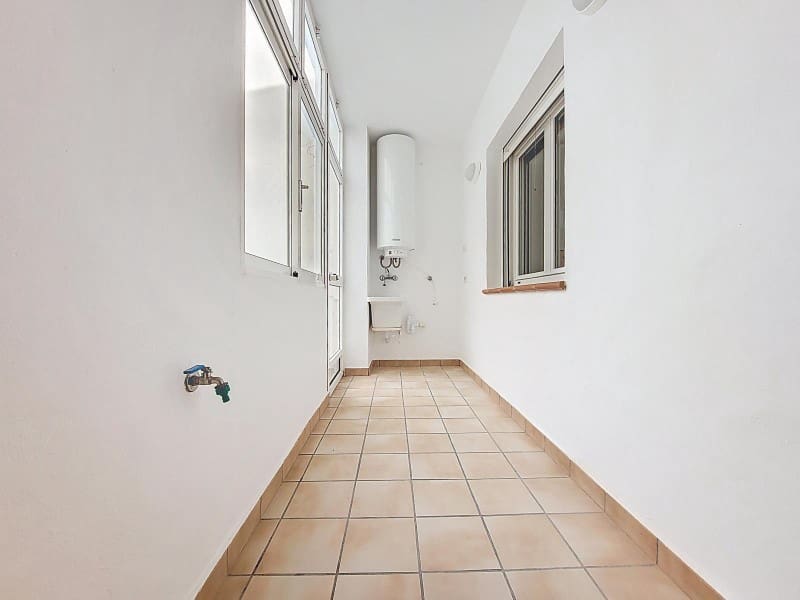 3 slaapkamer Flat te huur in Denia - € 1.150 (Ref: 8874761)