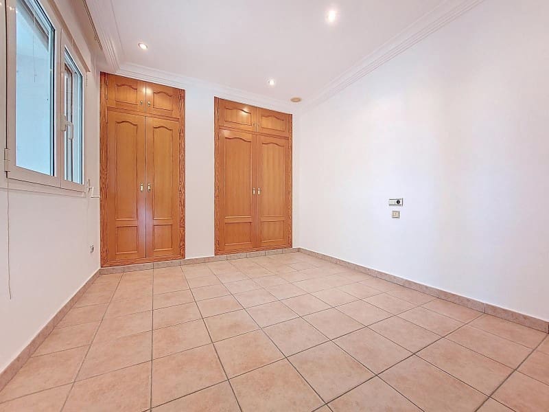 3 slaapkamer Flat te huur in Denia - € 1.150 (Ref: 8874761)