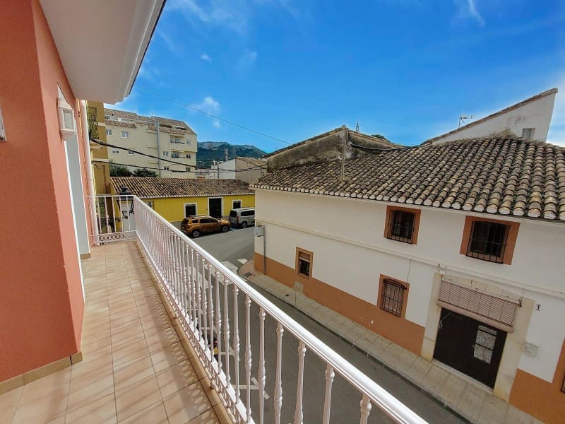 3 slaapkamer Flat te huur in Denia - € 1.150 (Ref: 8874761)