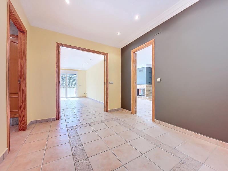 3 slaapkamer Flat te huur in Denia - € 1.150 (Ref: 8874761)