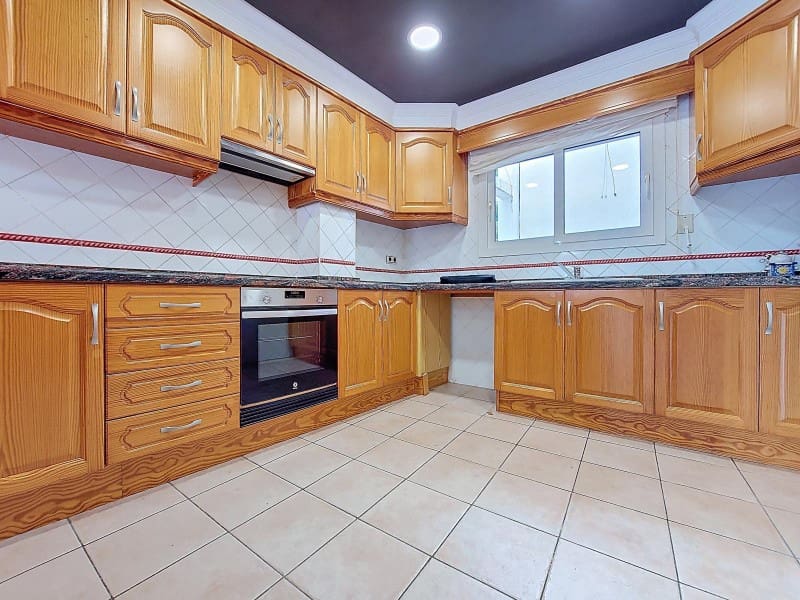 3 slaapkamer Flat te huur in Denia - € 1.150 (Ref: 8874761)