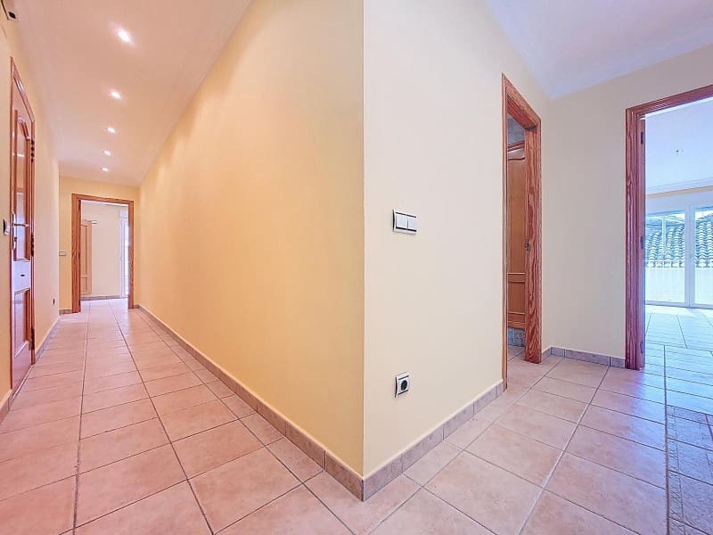 3 slaapkamer Flat te huur in Denia - € 1.150 (Ref: 8874761)