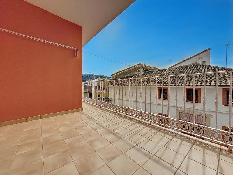 3 slaapkamer Flat te huur in Denia - € 1.150 (Ref: 8874761)