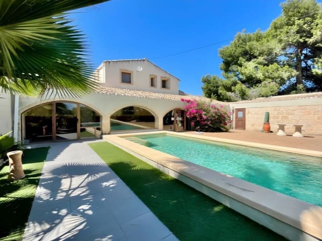 6 bedroom Villa for sale in Partida Tosal - Zona del Castellans, Javea / Xàbia - € 845,000 (Ref: 9085675)