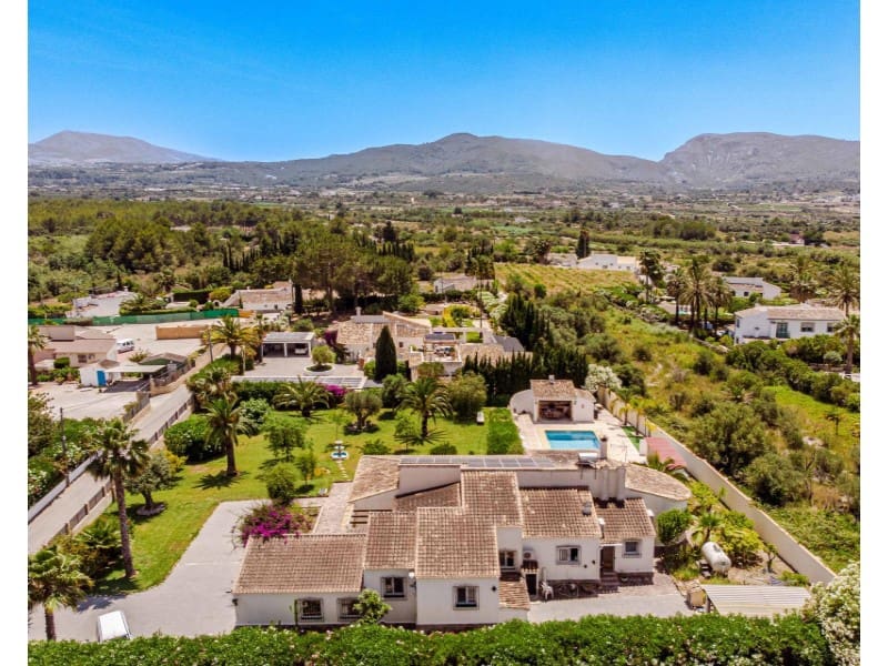 4 soveværelse Villa til salg i Javea / Xabia med swimmingpool garage - € 947.000 (Ref: 9196166)