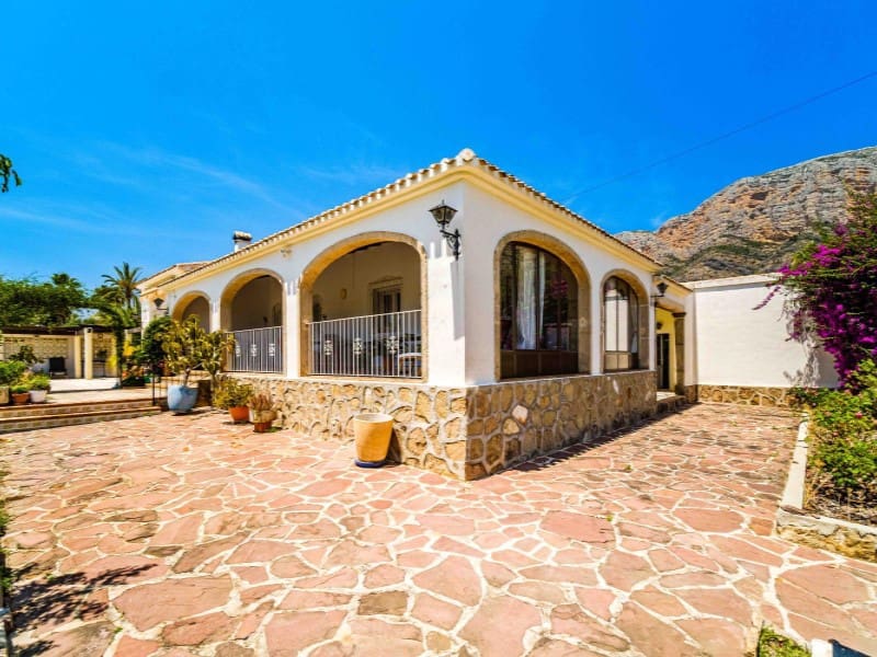 4 soveværelse Villa til salg i Javea / Xabia med swimmingpool garage - € 947.000 (Ref: 9196166)