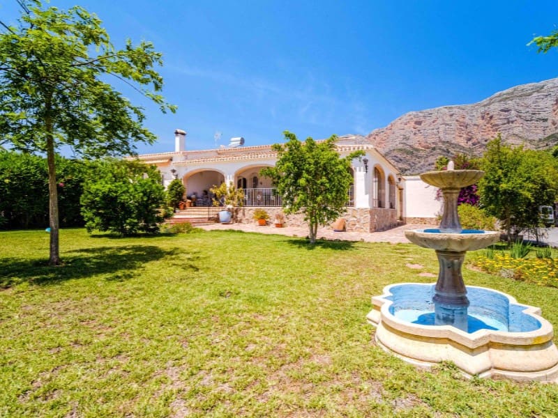 4 soveværelse Villa til salg i Javea / Xabia med swimmingpool garage - € 947.000 (Ref: 9196166)