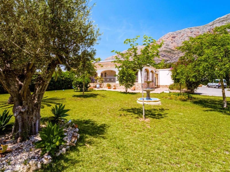 4 soveværelse Villa til salg i Javea / Xabia med swimmingpool garage - € 947.000 (Ref: 9196166)