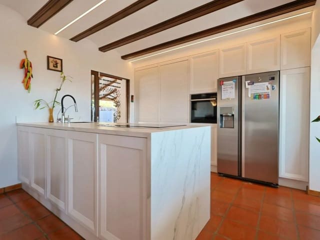 3 slaapkamer Villa te koop in Montgó - Ermita, Javea / Xàbia met zwembad garage - € 845.000 (Ref: 9198552)