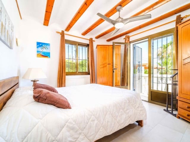 4 quarto Moradia para venda em Cap Martí - El Tossalet - Pinomar, Javea / Xàbia com piscina garagem - 595 000 € (Ref: 9209514)