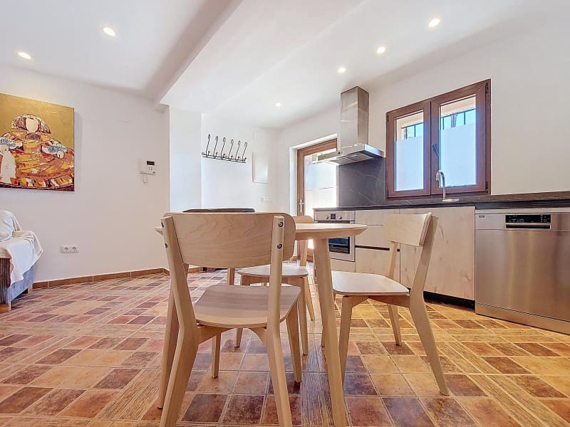 2 soverom Leilighet til leie i Denia - € 900 (Ref: 9344751)