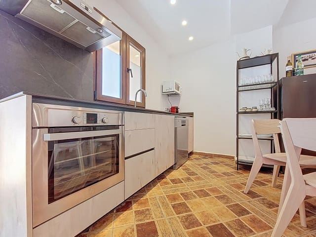 2 soveværelse Lejlighed til leje i El Puerto, Dénia - € 900 (Ref: 9344751)