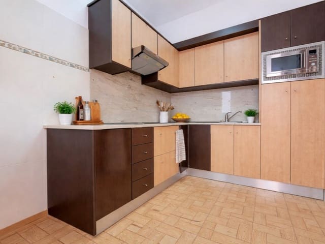 4 makuuhuone Omakotitalo myytävänä paikassa Centro Urbano, Dénia - 287 000 € (Ref: 9596110)