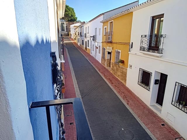 4 makuuhuone Omakotitalo myytävänä paikassa Centro Urbano, Dénia - 287 000 € (Ref: 9596110)