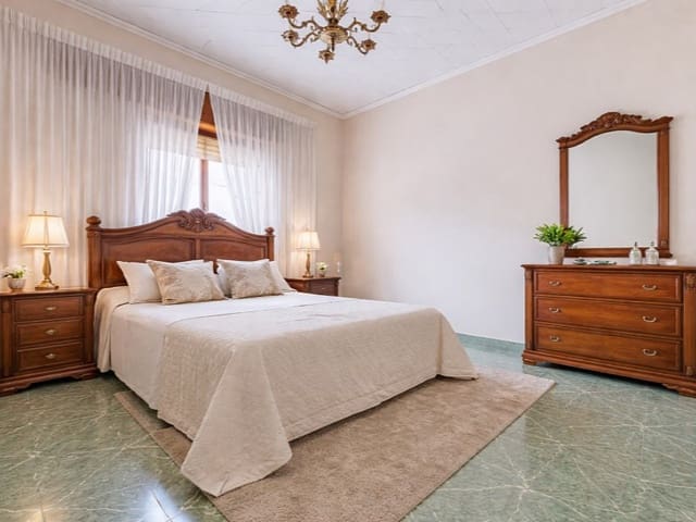 4 makuuhuone Omakotitalo myytävänä paikassa Centro Urbano, Dénia - 287 000 € (Ref: 9596110)