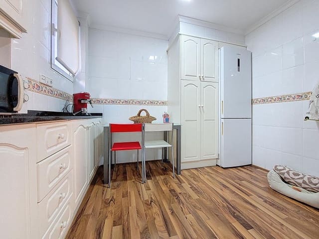 3 sovrum Lägenhet att hyra i Centro Urbano, Dénia - 1 200 € (Ref: 9637312)
