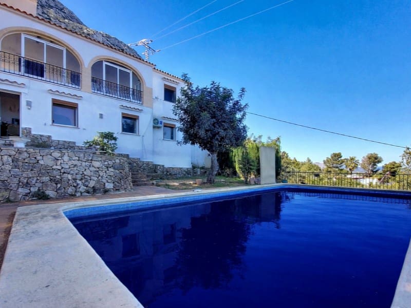 5 bedroom Villa for sale in Denia with pool garage - € 550,000 (Ref: 9772851)