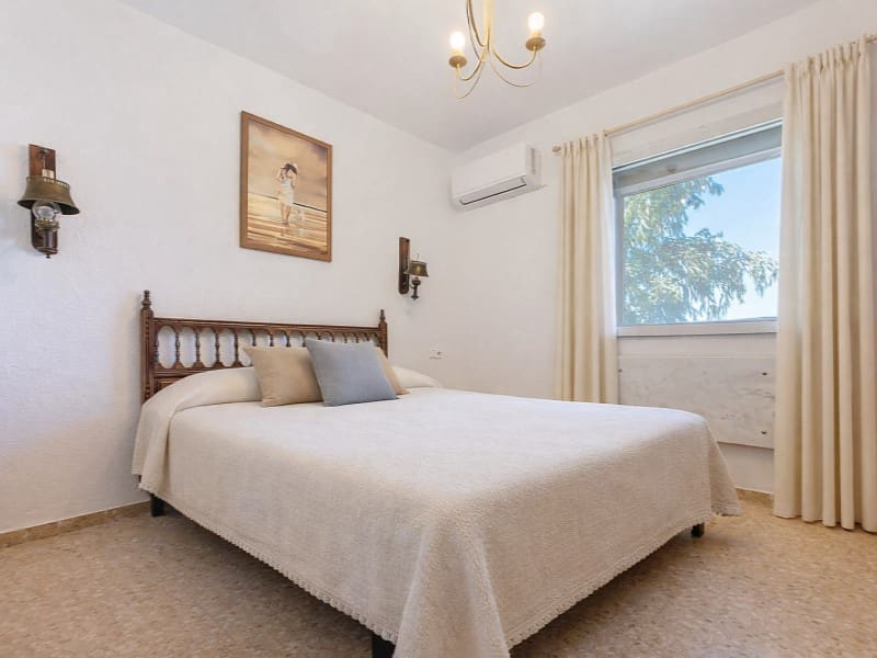 5 bedroom Villa for sale in Denia with pool garage - € 550,000 (Ref: 9772851)