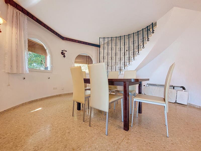 5 bedroom Villa for sale in Denia with pool garage - € 550,000 (Ref: 9772851)