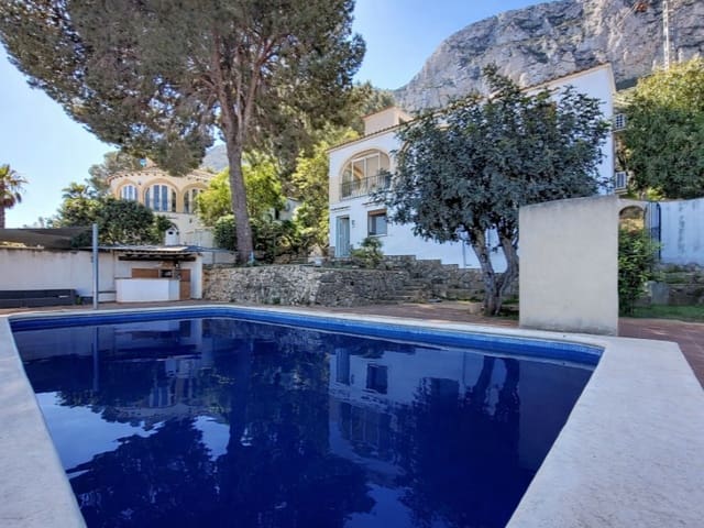 5 bedroom Villa for sale in El Montgó, Dénia with pool garage - € 550,000 (Ref: 9772851)