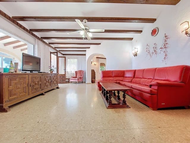 5 bedroom Villa for sale in El Montgó, Dénia with pool garage - € 550,000 (Ref: 9772851)