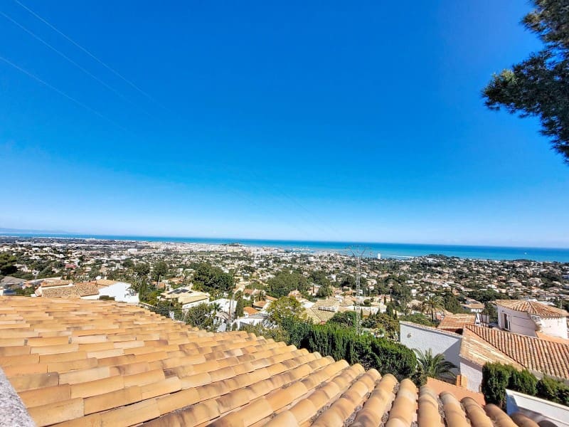 5 bedroom Villa for sale in Denia with pool garage - € 550,000 (Ref: 9772851)