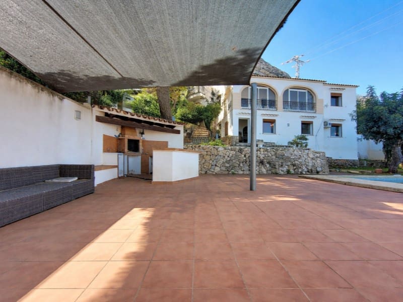 5 bedroom Villa for sale in Denia with pool garage - € 550,000 (Ref: 9772851)