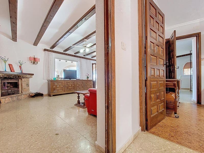 5 bedroom Villa for sale in Denia with pool garage - € 550,000 (Ref: 9772851)