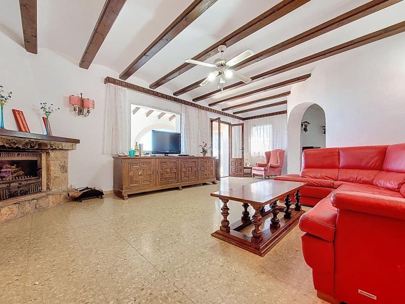 5 bedroom Villa for sale in Denia with pool garage - € 550,000 (Ref: 9772851)