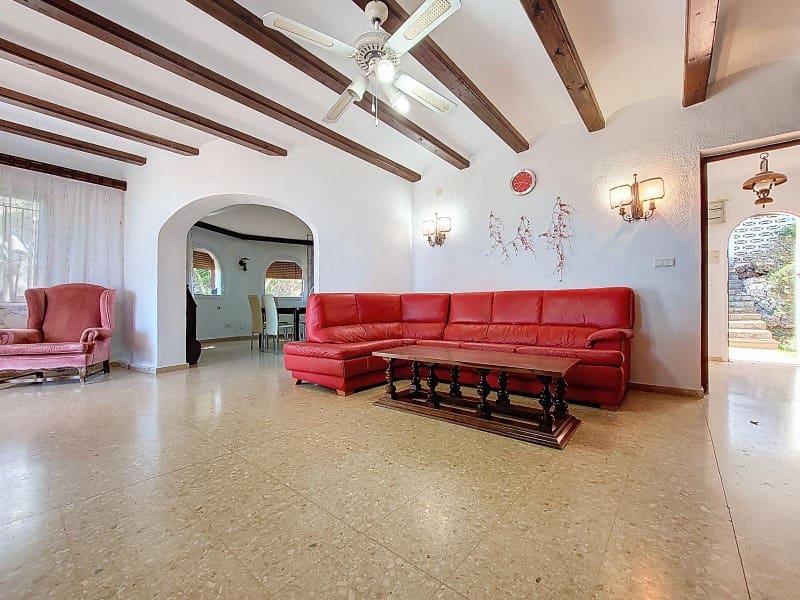 5 bedroom Villa for sale in Denia with pool garage - € 550,000 (Ref: 9772851)