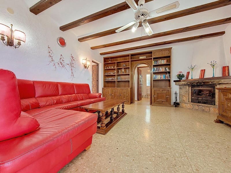 5 bedroom Villa for sale in Denia with pool garage - € 550,000 (Ref: 9772851)