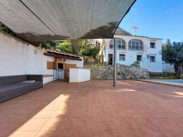 5 bedroom Villa for sale in El Montgó, Dénia with pool garage - € 550,000 (Ref: 9772851)