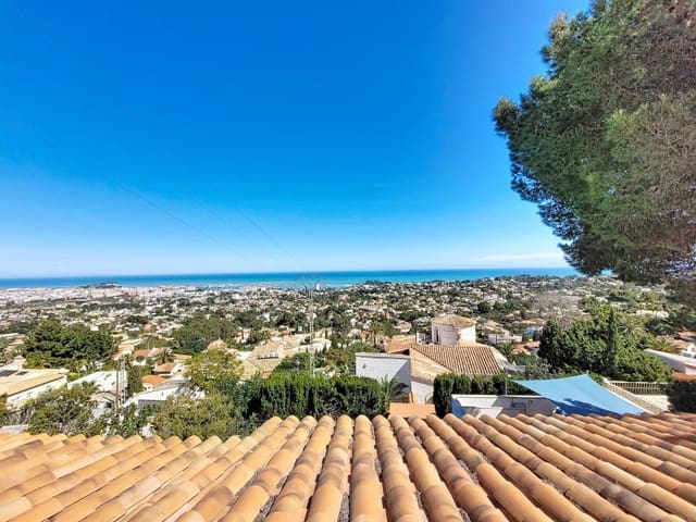 Chalet de 5 habitaciones en El Montgó, Dénia en venta con piscina garaje - 550.000 € (Ref: 9772851)