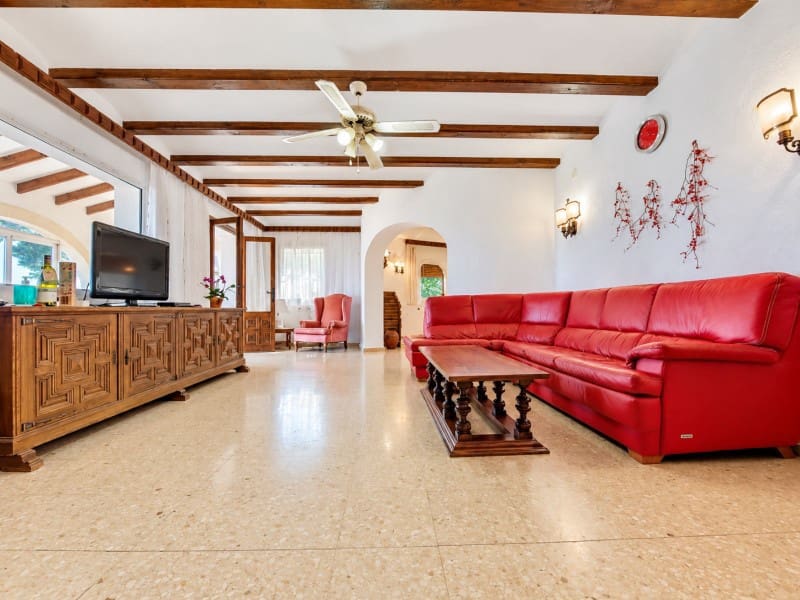 5 sypialnia Willa na sprzedaż w Denia z basenem garażem - 550 000 € (Ref: 9772851)