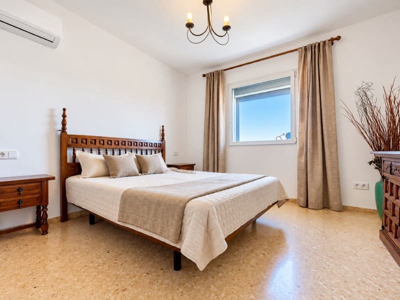 5 sypialnia Willa na sprzedaż w Denia z basenem garażem - 550 000 € (Ref: 9772851)