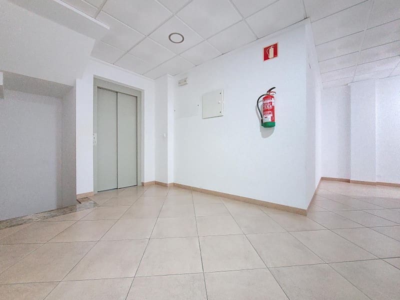 2 slaapkamer Flat te huur in Denia - € 875 (Ref: 9806309)