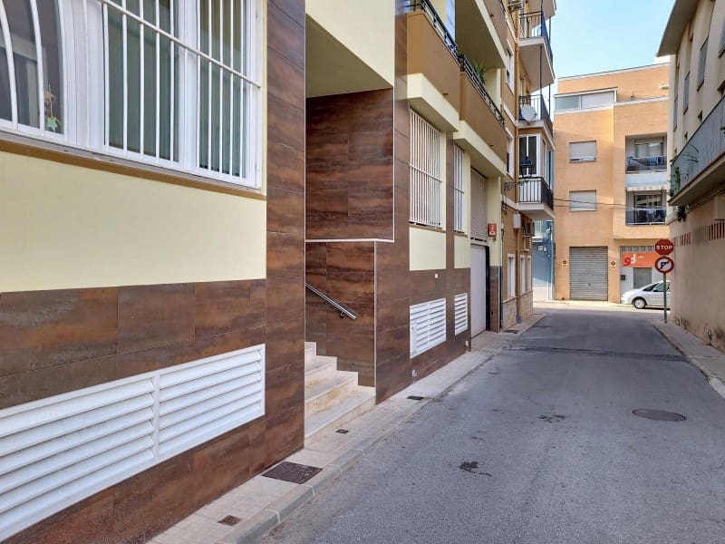 2 slaapkamer Flat te huur in Denia - € 875 (Ref: 9806309)