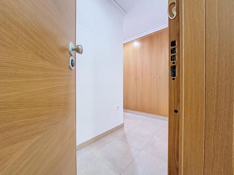 2 slaapkamer Flat te huur in Denia - € 875 (Ref: 9806309)