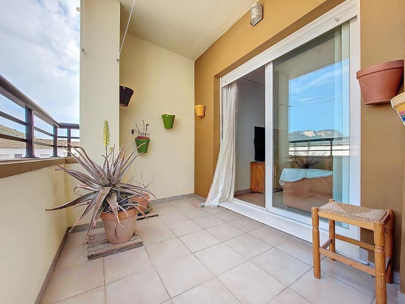 2 slaapkamer Flat te huur in Denia - € 875 (Ref: 9806309)