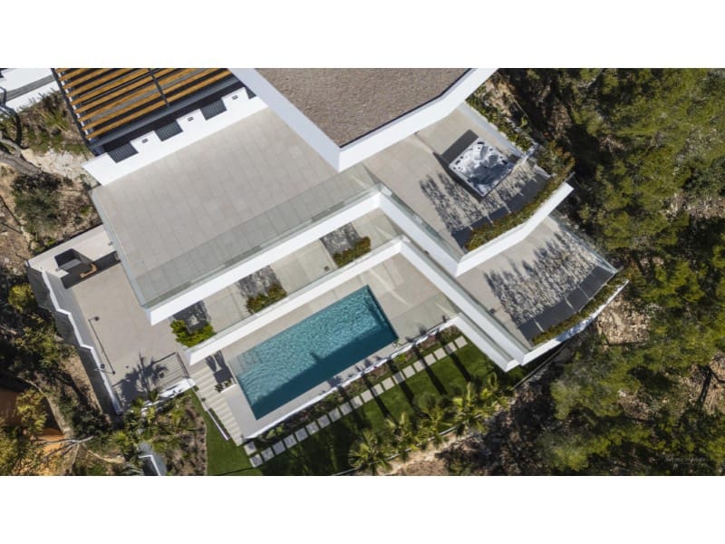 4 bedroom Villa for sale in Altea la Vella with garage - € 2,250,000 (Ref: 9831097)