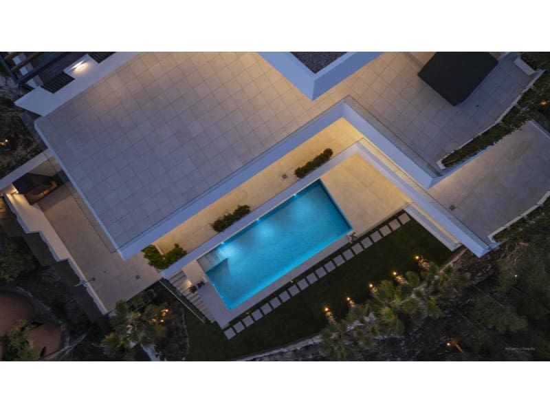 4 bedroom Villa for sale in Altea la Vella with garage - € 2,250,000 (Ref: 9831097)