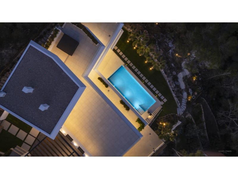 4 bedroom Villa for sale in Altea la Vella with garage - € 2,250,000 (Ref: 9831097)