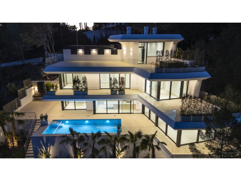 4 bedroom Villa for sale in Altea la Vella with garage - € 2,250,000 (Ref: 9831097)