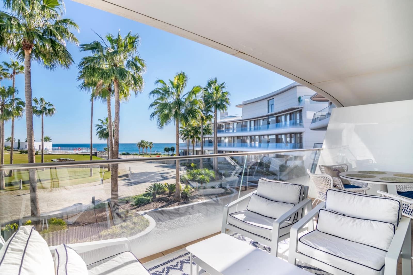 2 camera da letto Appartamento da affittare in Estepona con piscina garage - 3.800 € (Rif: 10037540)