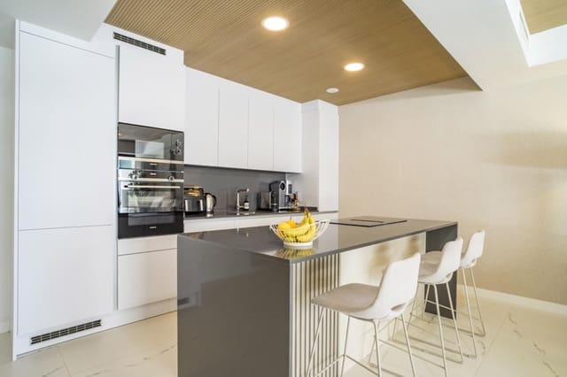2 makuuhuone Huoneisto myytävänä paikassa Bahia de Casares, Casares mukana uima-altaan 
autotalli - 620 000 € (Ref: 10043154)