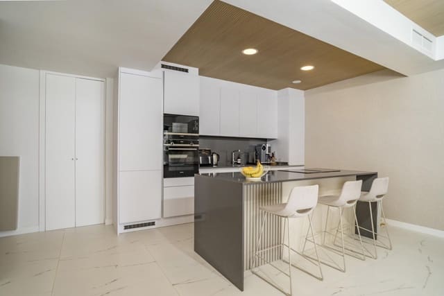 2 makuuhuone Huoneisto myytävänä paikassa Bahia de Casares, Casares mukana uima-altaan 
autotalli - 620 000 € (Ref: 10043154)