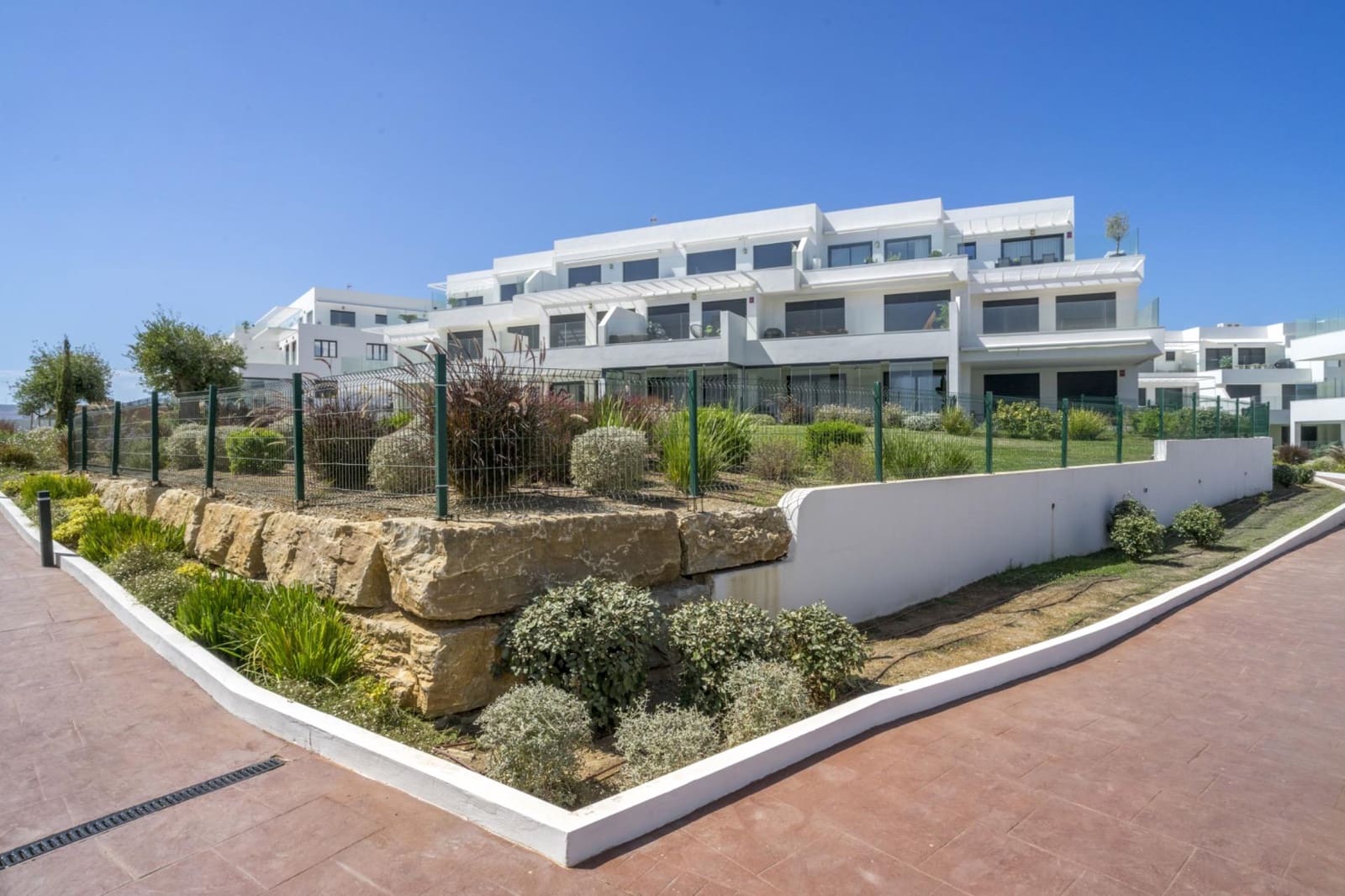 2 makuuhuone Huoneisto myytävänä paikassa Bahia de Casares mukana uima-altaan 
autotalli - 620 000 € (Ref: 10043154)