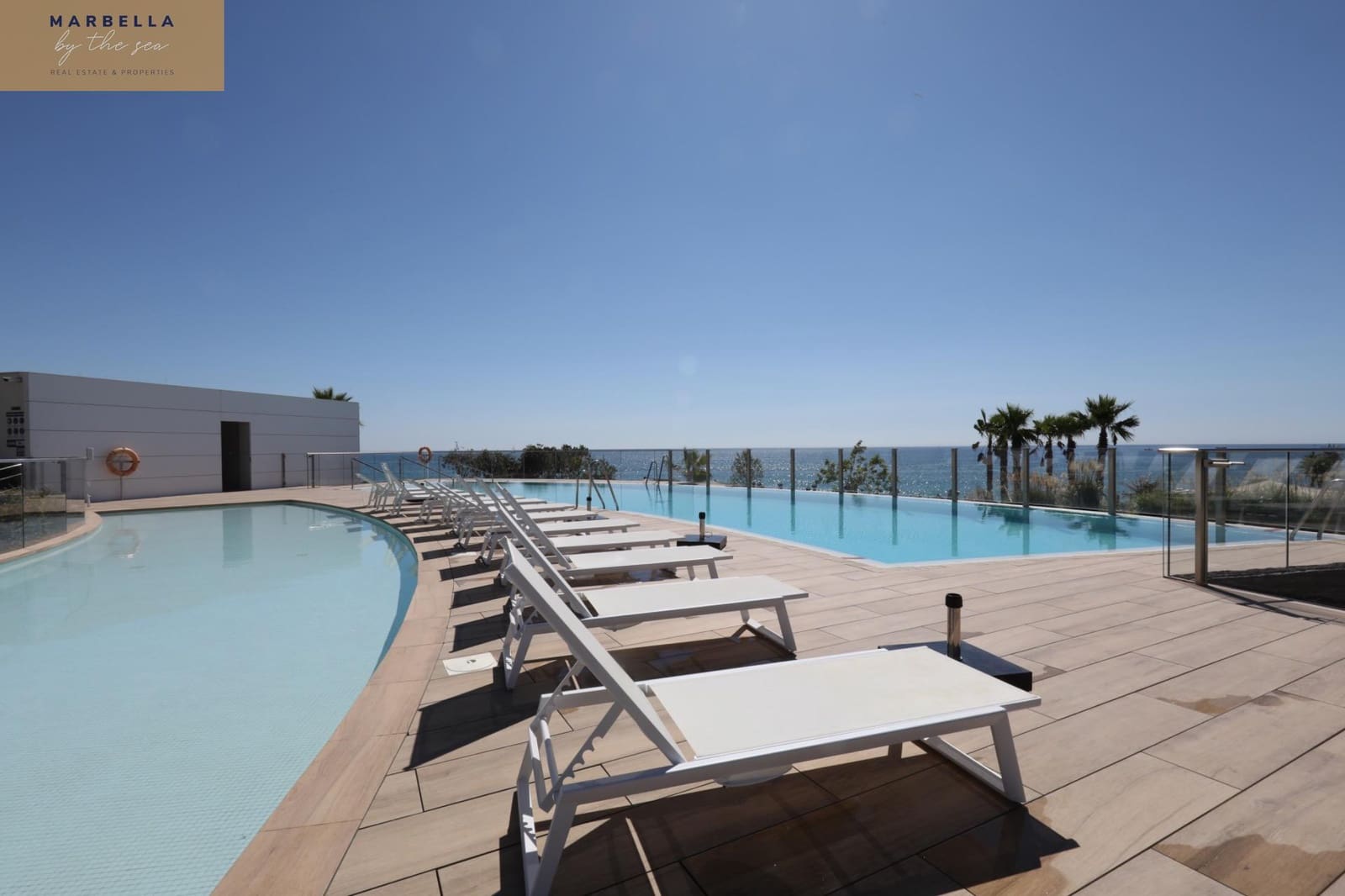 4 slaapkamer Appartement te koop in Estepona met zwembad garage - € 1.700.000 (Ref: 10068065)