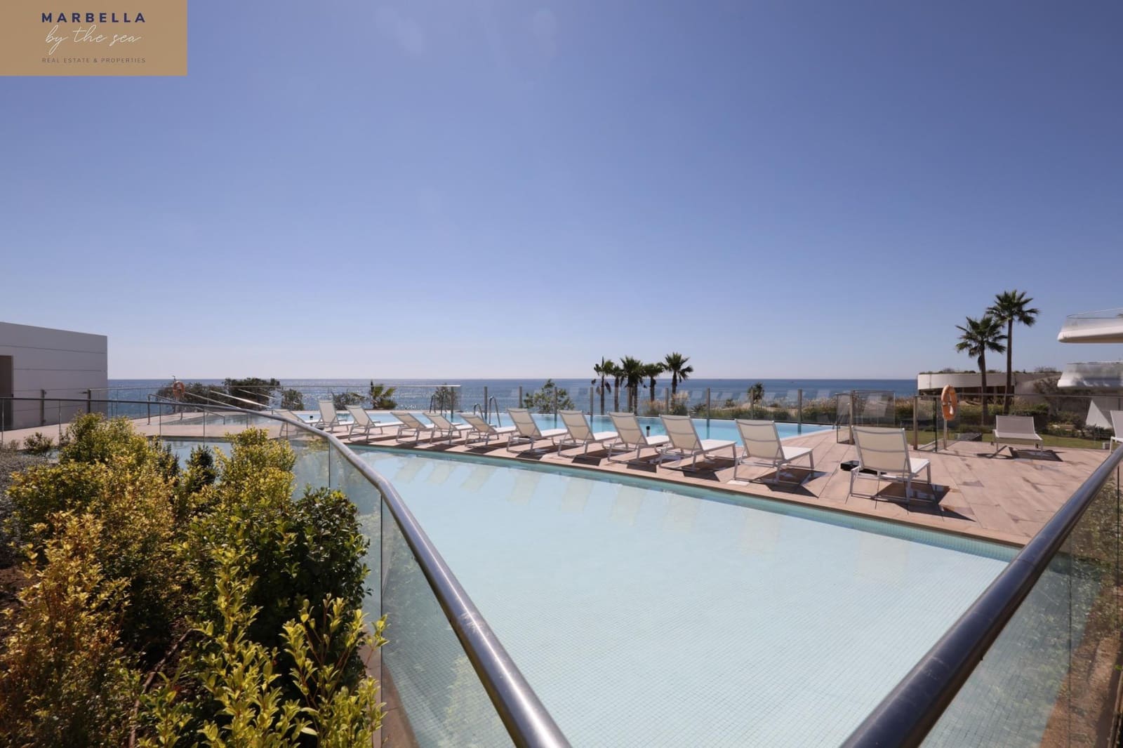 4 slaapkamer Appartement te koop in Estepona met zwembad garage - € 1.700.000 (Ref: 10068065)