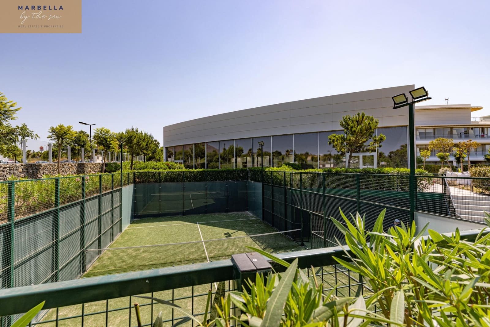 4 slaapkamer Appartement te koop in Estepona met zwembad garage - € 1.700.000 (Ref: 10068065)